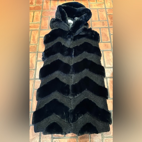 NWT Azalea Wang Women's Black Long Hooded Fur
Vest- JEMI  Sz-L - Picture 4 of 8